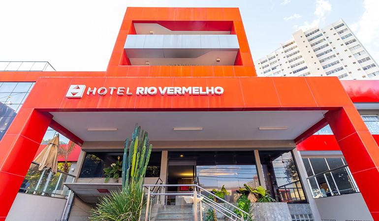 Fachada do prédio do Hotel Rio Vermelho